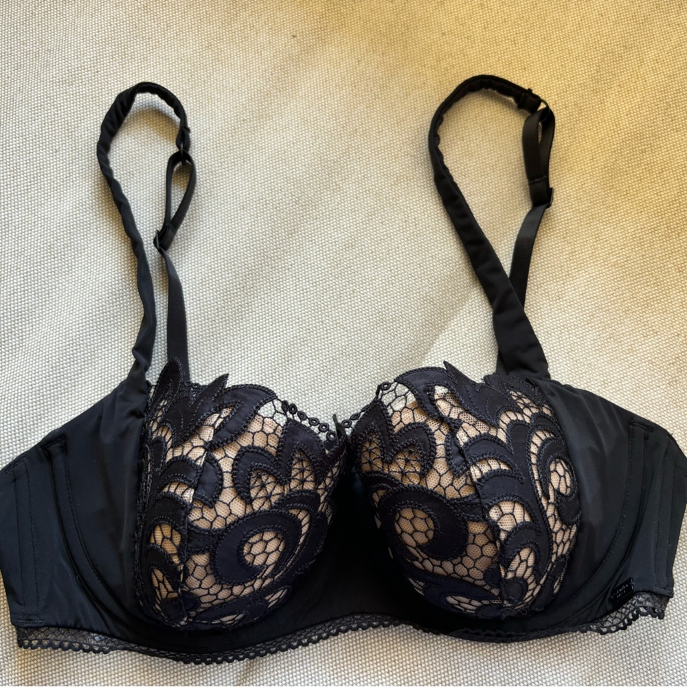 NWOT Calvin Klein Black Label Lace Lingerie Set - Picture 4 of 13